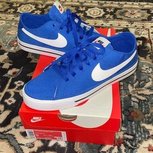 Nike mens court legacy canvas size 9